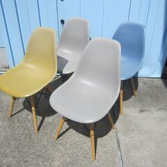 サイドシェルチェア　４台セット　ライトグレーｘ2　ブルーｘ1　イエローｘ1　多少傷ありの画像