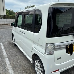 ダイハツ タントカスタムX パールホワイトの画像