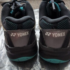 Yonex バドミントンシューズ ホワイト/ブラック/ターコイズの画像