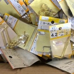 大量まとめ フック アオリ止め 真鍮 鉄 金具   金物屋在庫放出の画像