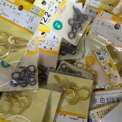 大量まとめ フック アオリ止め 真鍮 鉄 金具   金物屋在庫放出の画像
