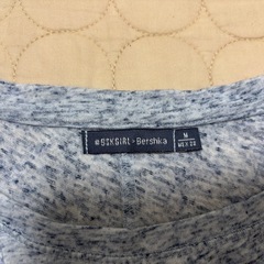 Bershka Tシャツの画像