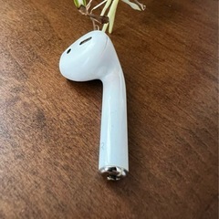 Apple AirPods 第一世代 片耳 R 片方 右耳の画像