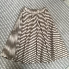 パンツとスカートの画像