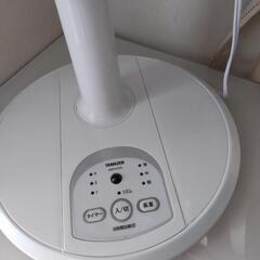 ほぼ新品  2023年製  扇風機の画像