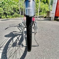 26インチ赤 シティサイクルオートライト 前面バスケット付きの画像