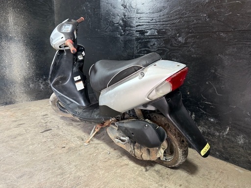 ★支払総額3.0万円★定休日なし！いつでも現車確認可能です！ スズキ レッツ2 シルバー CA1PA 人気のレッツ2！ 2ストのためオイル注ぎ足すだけ！ バッテリー新品！ カスタムベースに♪