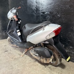★支払総額3.0万円★定休日なし！いつでも現車確認可能です！ スズキ レッツ2 シルバー CA1PA 人気のレッツ2！ 2ストのためオイル注ぎ足すだけ！ バッテリー新品！ カスタムベースに♪の画像