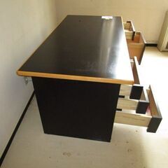 旧診療所で使用していた木製ディスクです。の画像