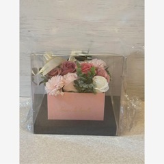 【新品未使用品】ソープフラワー 母の日 プレゼント 花 ピンクボックスタイプ　石鹸 ローズ 薔薇 インテリア クリアケース入りの画像