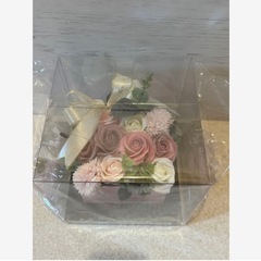 【新品未使用品】ソープフラワー 母の日 プレゼント 花 ピンクボックスタイプ　石鹸 ローズ 薔薇 インテリア クリアケース入りの画像