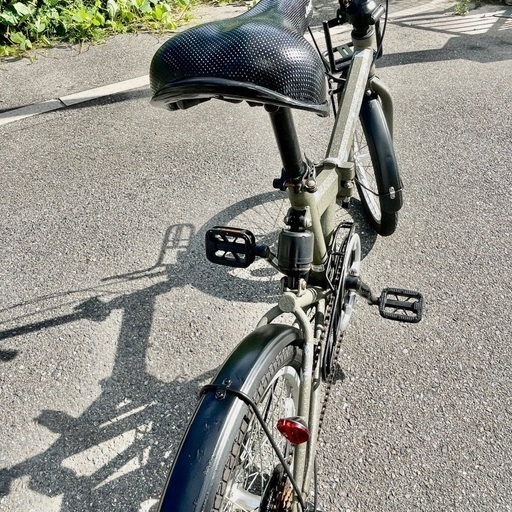 お買い得品！Jeep 20インチ外装6段変速折りたたみ自転車 (カーキ）