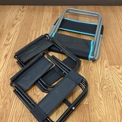 折りたたみイスの画像