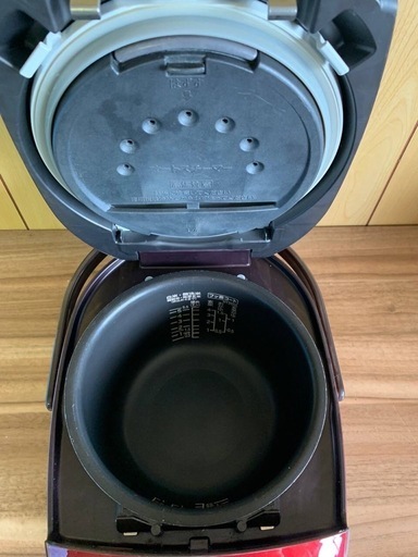♦HITACHI IH炊飯ジャー 【2015年製】RZ-VV100M