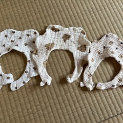 ベビー服、スタイセットの画像