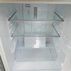 直接引き取り大歓迎‼️その場合は3,000円引き⭐︎大阪府下又は近郊は配送設置込み🉑SHARP 137L冷凍冷蔵庫 SJ-D14D-W 2018年製/YMJ073-37の画像