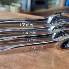 ２３日、３０００円。シグネット　ギアレンチ　セットの画像