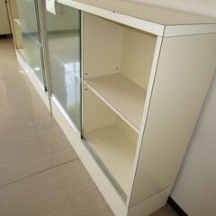 旧診療所で使用していたキャビネットです。の画像