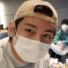 MLB Korea ヤンキース　ベースボールキャップ　BTS テテ着用モデルの画像