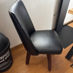 回転ダイニングチェア
の画像