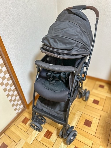 アップリカ　ラクーナ　ベビーカーAB型
