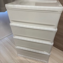 ニトリ　プラスチック製衣装ケース