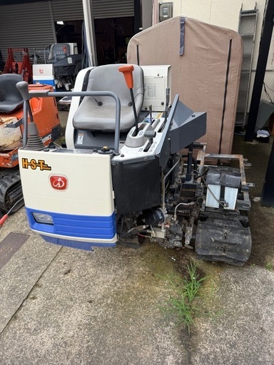 イセキの牽引用にバラしたコンバインです