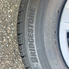 トヨタハイエース　純正タイヤ　ホイール　4本セット 新車外しの画像