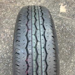 トヨタハイエース　純正タイヤ　ホイール　4本セット 新車外しの画像