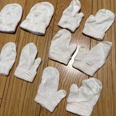 赤ちゃんミトンの画像