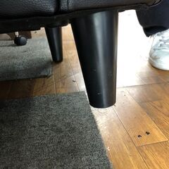 リサイクルショップどりーむ鹿大前店　No.2351　レザーソファ　二人掛け　収納ポケット付き　の画像