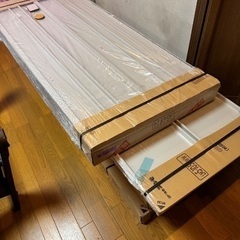 YODOKO x Coleman 限定物置 物置・赤　緑　コールマン　ヨドコウ　未使用の画像