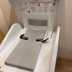おむつ交換台の画像