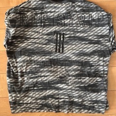 adidas ロンTの画像
