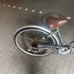 【前後新品タイヤ交換済み】大人用自転車 27インチ、6段ギア、鍵付き、カゴ付きの画像