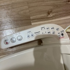 美品★パナソニックシャワー便座★プロによる清掃除菌済み♪の画像