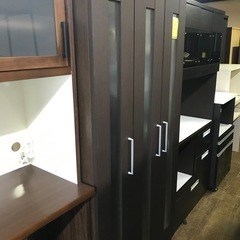 ジャングルジャングル貝塚店　ワードローブ　シンプルデザイン　衣類...