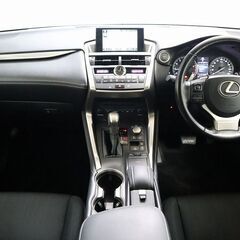 【ローン審査通過率95％！ローンお任せください！】レクサス ＮＸ２００ｔの画像