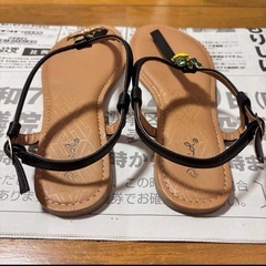 レディース　サンダル　パイナップル　ヤシの木　茶色　黒　ぺたんこ　フラット　トング　ビーチ　ビーサンの画像