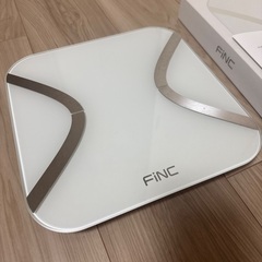 FiNC 体組成計 体重計 ホワイト アプリ管理 体重記録 筋肉量の画像