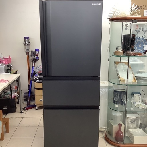【中古】東芝冷蔵庫 8Kg 2023年式2505241636 TOSHIBA 東芝冷蔵庫GR-V33SC 2023年製 326L (stockroom) 川名の