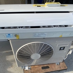 お薦め品‼️分解洗浄済み‼️激安‼️シャープルームエアコン 6-8畳用2.2 kW2017年の画像
