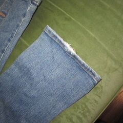 すそボタン付きジーンズ　平成ギャル服　W67　H93表記の画像