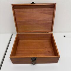 鍵付き収納ボックス＜木製＞の画像