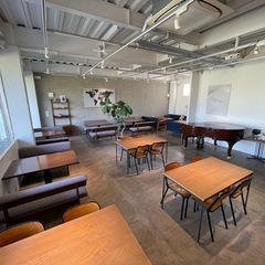 【カフェ閉店】テーブル＆チェア4脚セット（1セット9万円／全3セットあり・引き取り歓迎） の画像