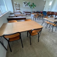 【カフェ閉店】テーブル＆チェア4脚セット（1セット9万円／全3セットあり・引き取り歓迎） の画像