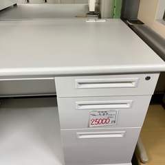 両袖机　鍵付き 幅140 奥70 高さ70cmの画像