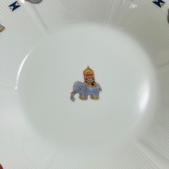 お皿 ゾウ 鳥 カレイ（ヒラメ？）の画像