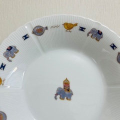 お皿 ゾウ 鳥 カレイ（ヒラメ？）の画像