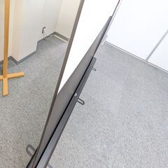 サンワサプライ プロジェクタースクリーン(床置き式)  PRS-Y70HDの画像